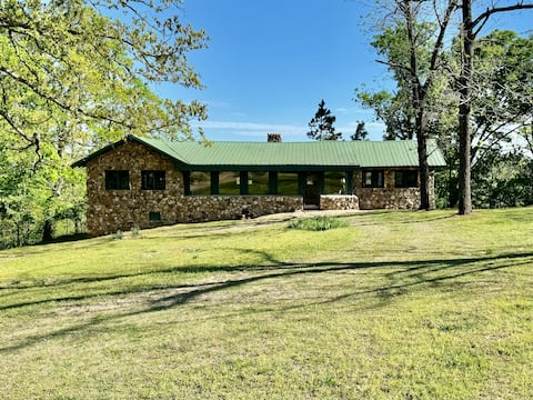 Eagle Rock Cabin; River view!