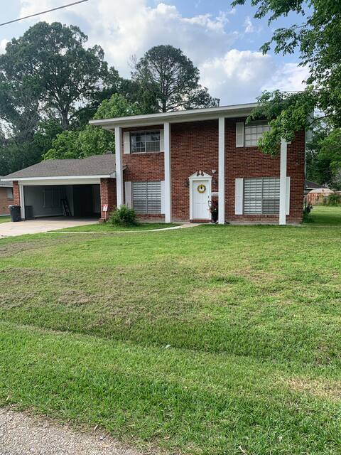 Cozy and spacious house; 7 beds & 3 bathrooms