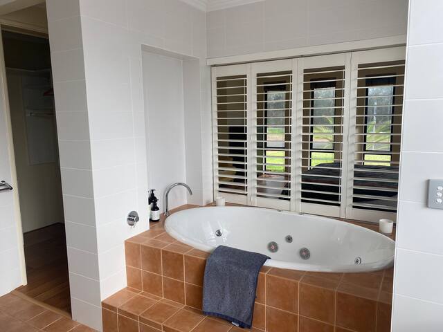 Friends river retreat with pool gallery image 4