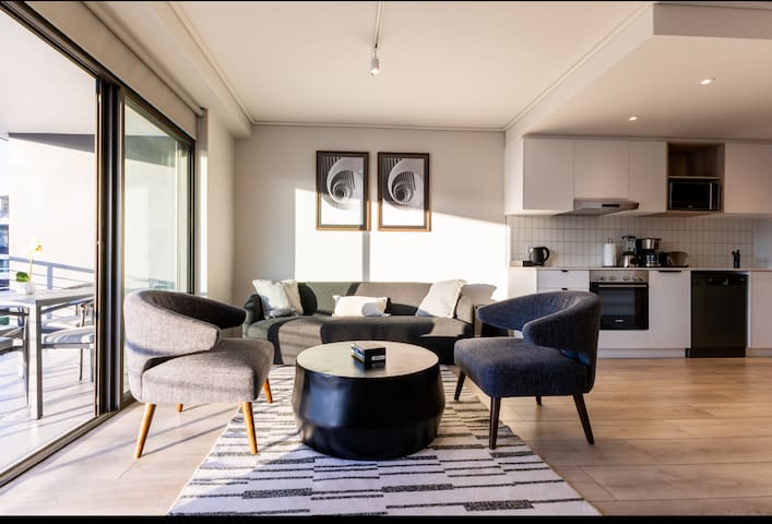 Adorable coastal retreat gallery image 3