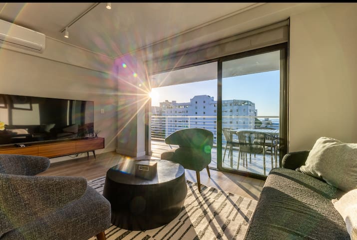 Adorable coastal retreat gallery image 4