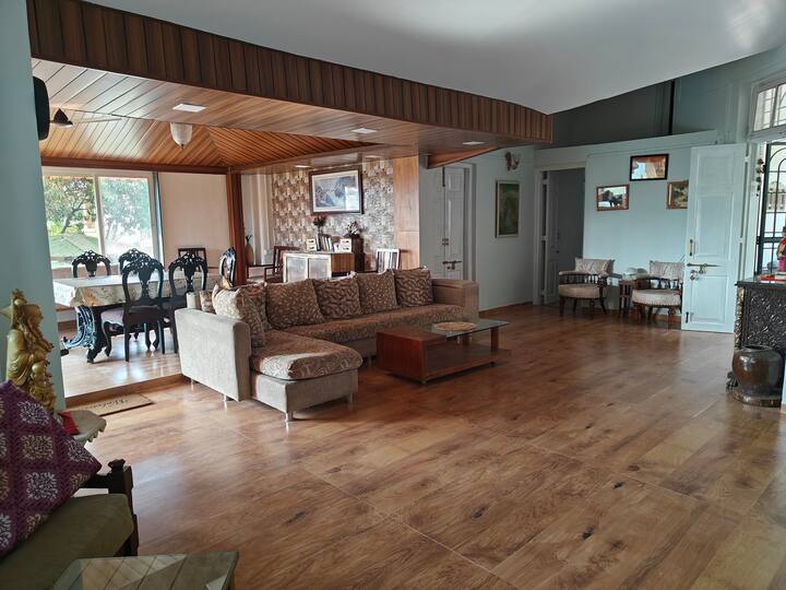 Silverpine Villa With Mesmerizing View - Mahabaleshwar