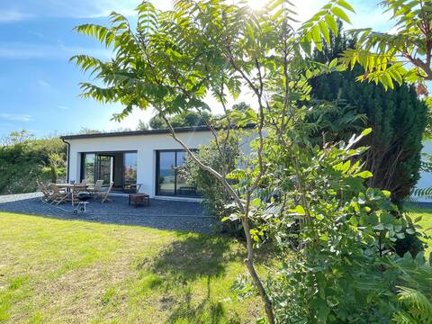 Recent villa (2024) sea view
