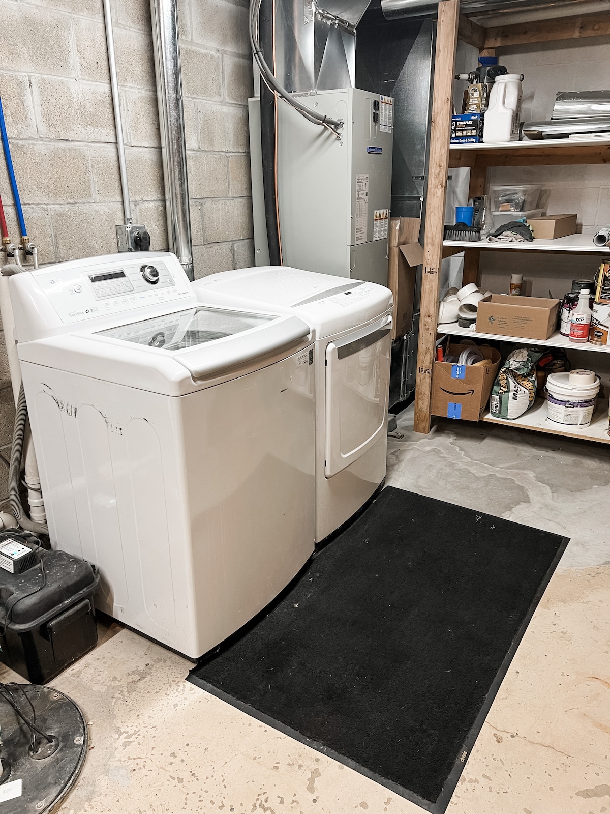 Laundry area image 1 at Sweet River Lodge in Tionesta