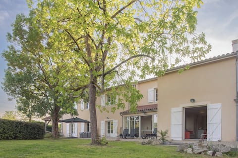 Domaine de Marthès Cottages 8-14 people linen included