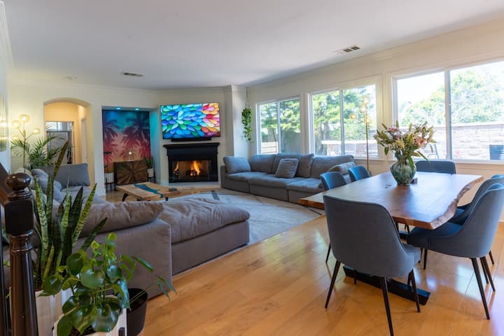 Pool, Jacuzzi, Waterfall! Entertainer’s Delight! - Chula Vista, CA