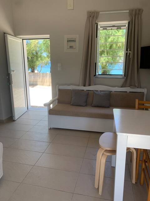 Top Airbnb: Little House in δήμος ξυλοκάστρου ευρωστίνης