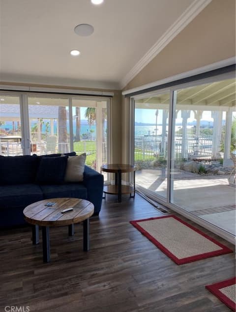 Lake View Newly Remodeled Luxury with backyard.