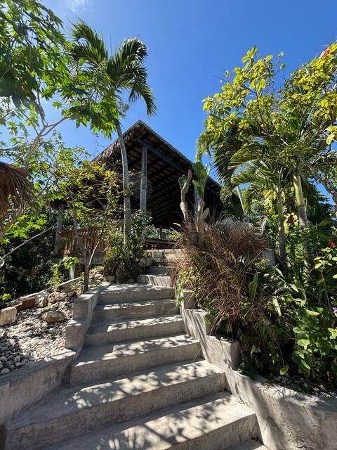 A View To A Kill - Your Private Tree House Villa