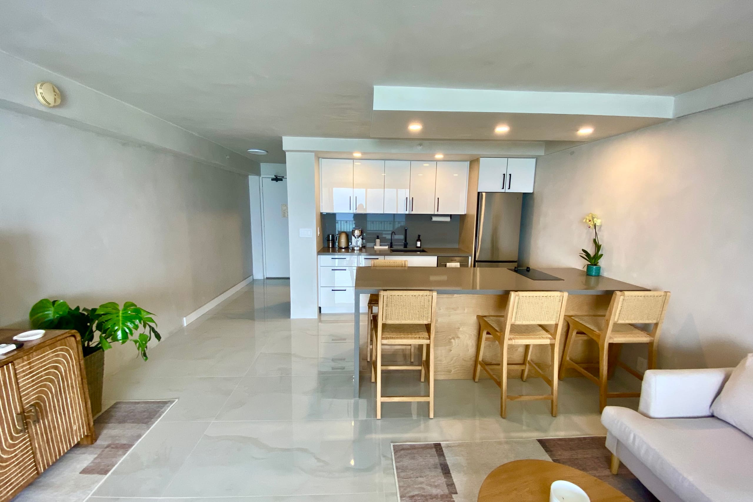 Condo in Lahaina · ★4.94 · Studio · 1 bath - Image 4