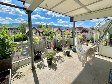Bright Spacious Flat in Dietikon