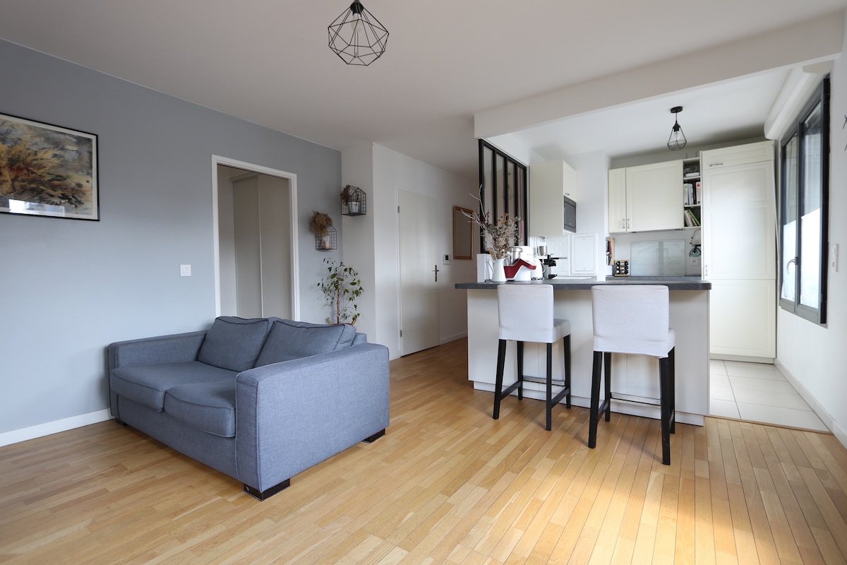 Propriété Airbnb réussie: Quiet and bright apartment near Paris à Asnières Sur Seine