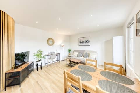 Popular Airbnb listing: Beautiful studio 10 minutes from Paris in Asnières Sur Seine