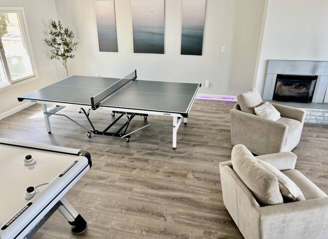 “Blue Bay Getaway” lake front! gallery image 3