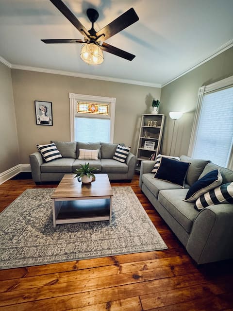 Top Airbnb: The Cherry Street Retreat in Geneva