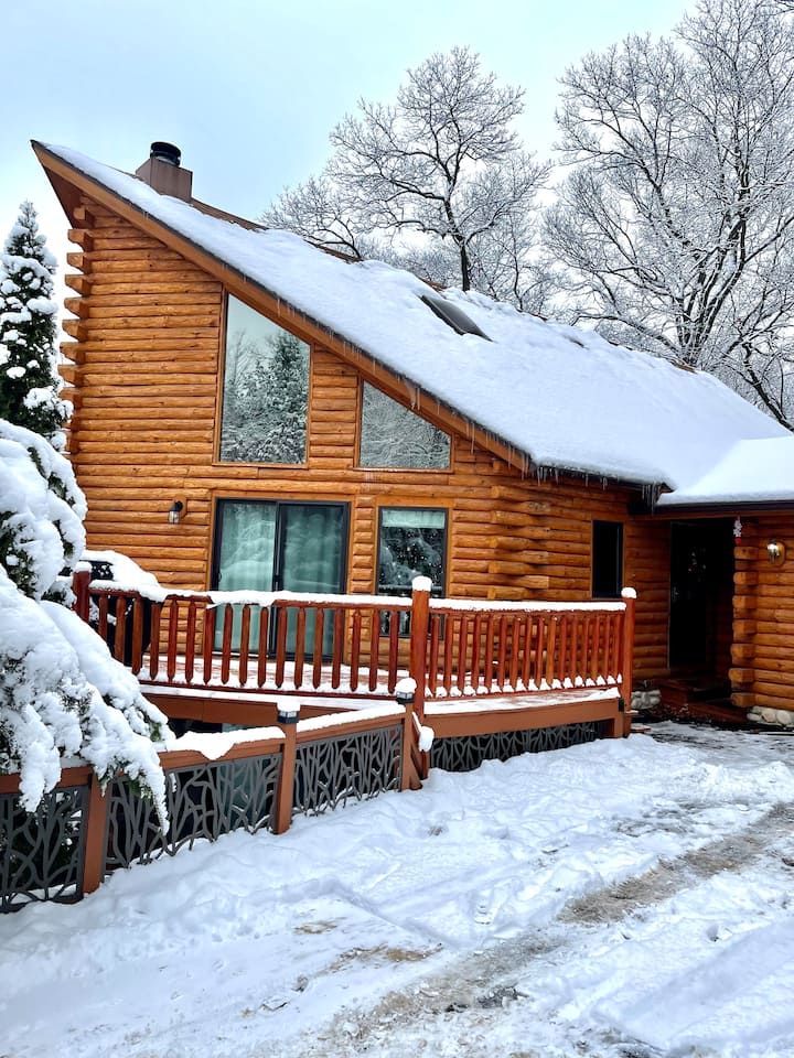 April's Christmas cottage, Sauna 4br, 3ba 10min DW