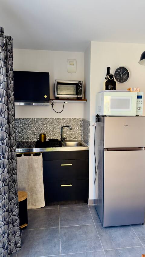 Successful Airbnb property: Studio in Aix-en-Provence. in Aix En Provence
