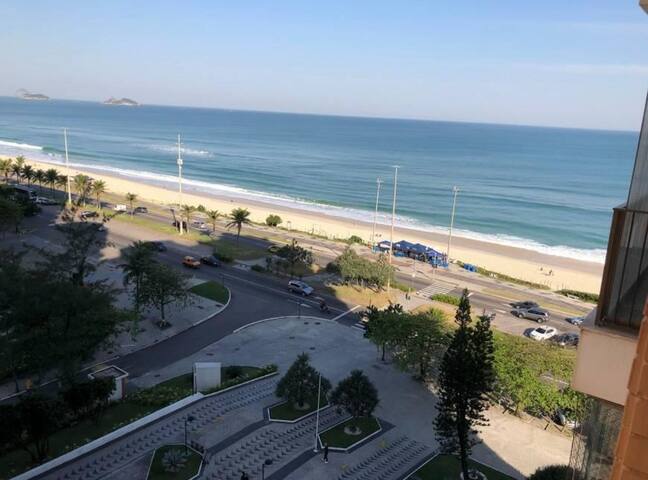 Apartamento à beira-mar