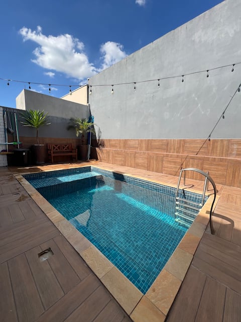 House with Pool /Barbecue /Air Conditioning