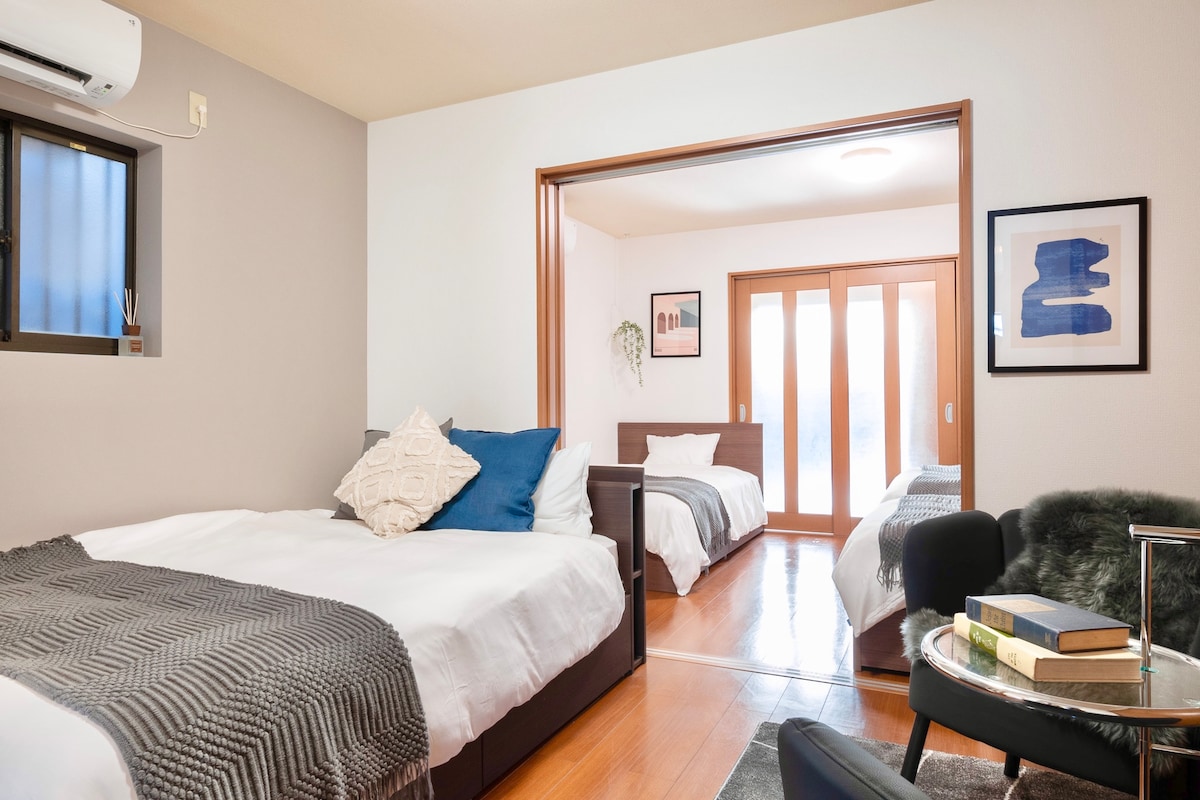 יש מיטה זוגית