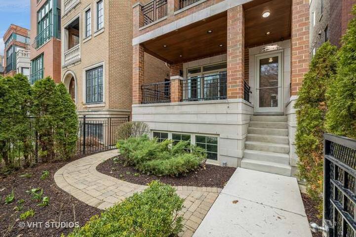 Old Town Two Floor Duplex Condo gallery image 3