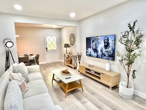3BR/2BA (Sleeps 9) New Modern DTLA/Disneyland