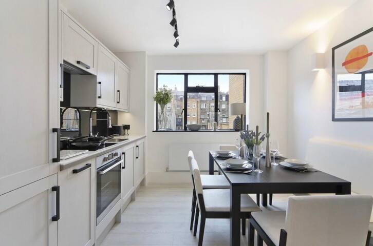 Marylebone Marble Arch Central London 3 Bed Apt gallery image 3