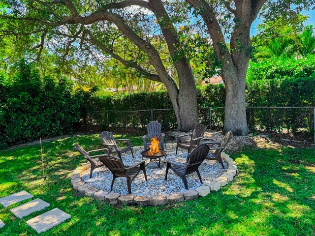 Family Retreat | HeatedPool|Fun Game |Fire Pit gallery image 3