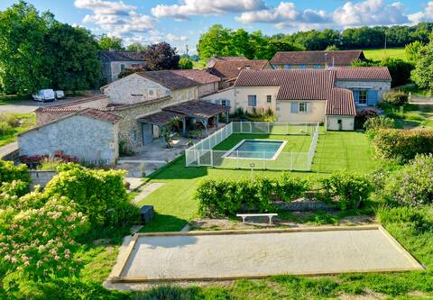 Huge Estate with Pool, Movie Theater, Reception and more