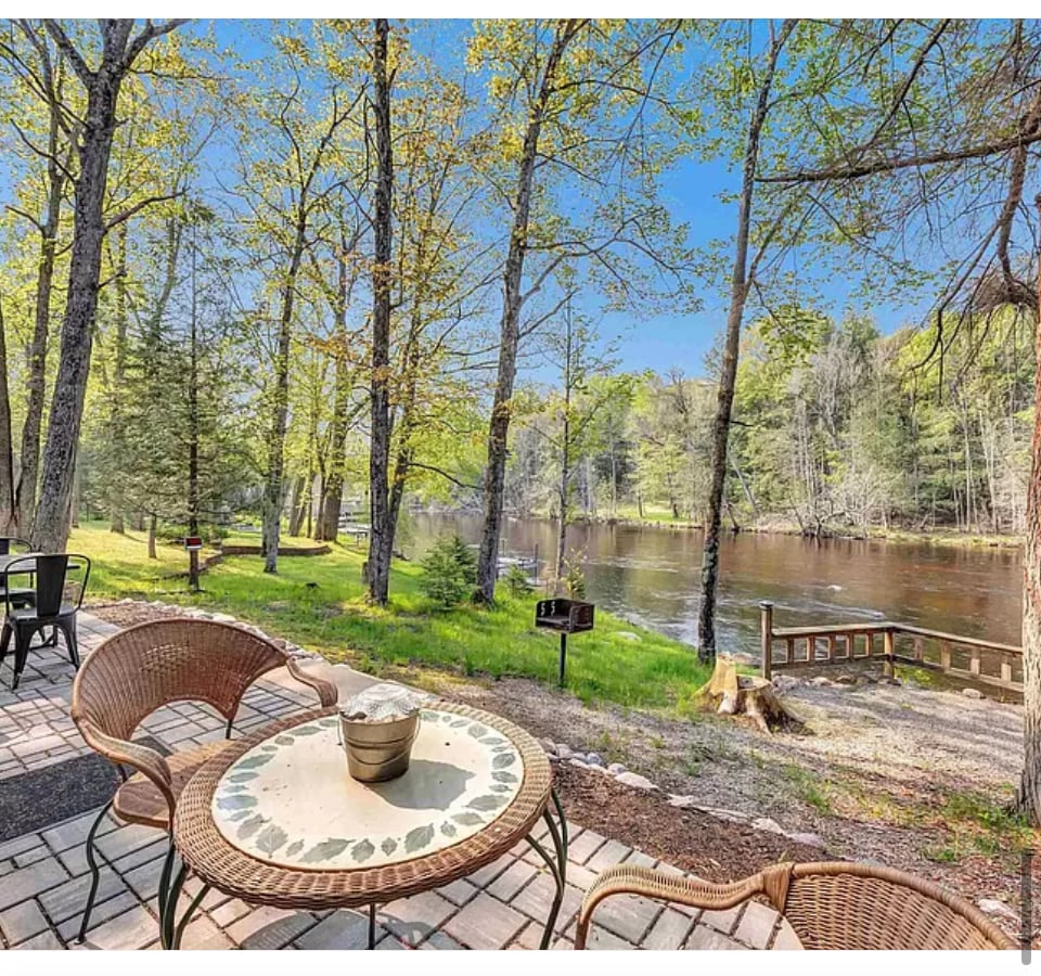 River front, new construction Cottage Houses for Rent in Suring