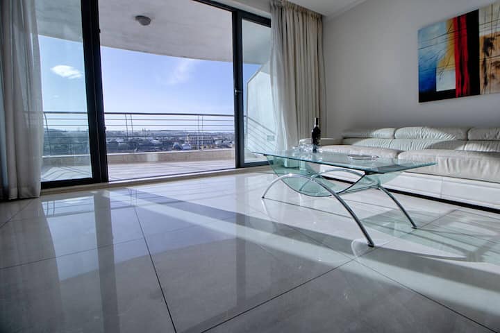 The Strand - 4bed Sliemaseafront Fl 2 By Homely - Valletta