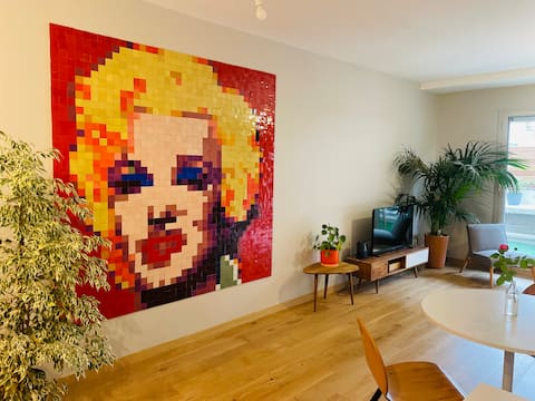 Apartment with a small garden