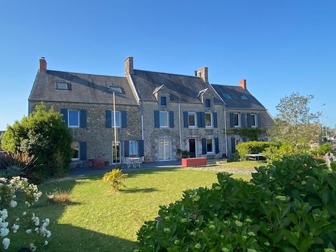House 8 people