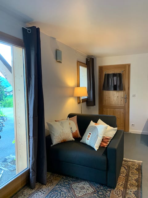 Top performing Airbnb: Quiet apartment, south-facing in Verchaix