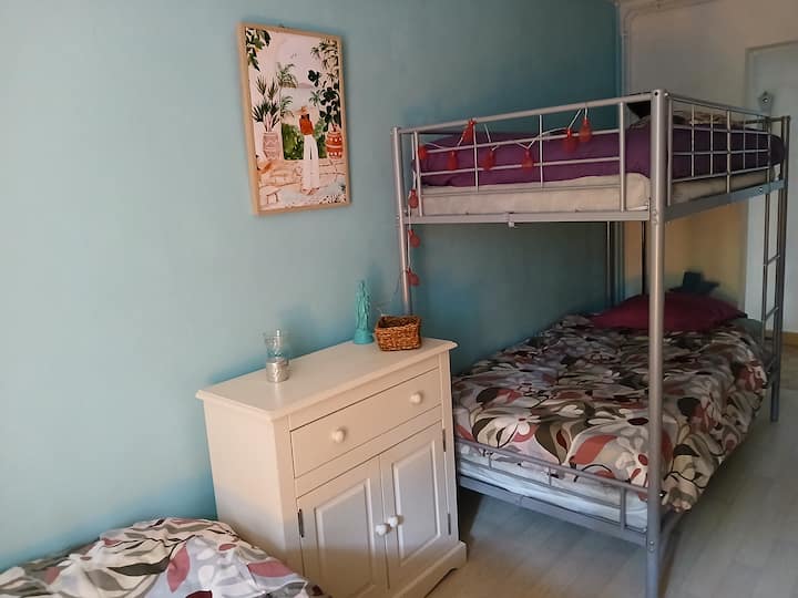 Schlafzimmer 2
