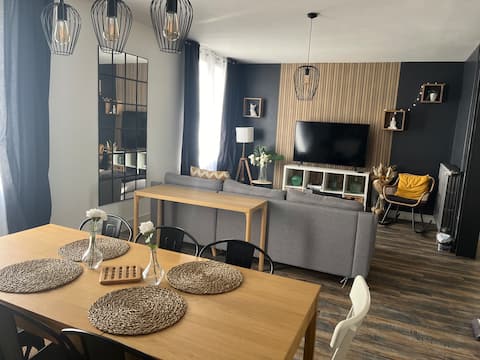 Quiet and spacious apartment close to Tours