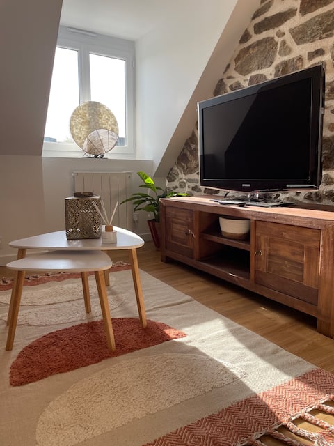 Popular Airbnb listing: Charming apartment between stone and sea in Pleurtuit