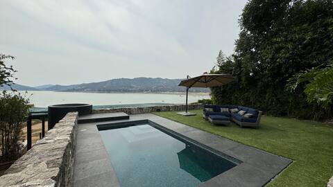 Divina casa frente al lago.