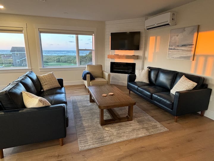 Beautiful Ocean View Cottage (Green) - Prince Edward Island