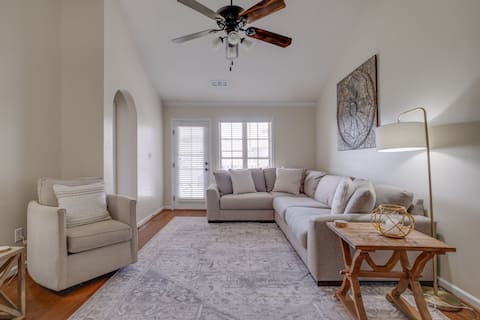 Spacious townhouse near the MET and Finley Center!