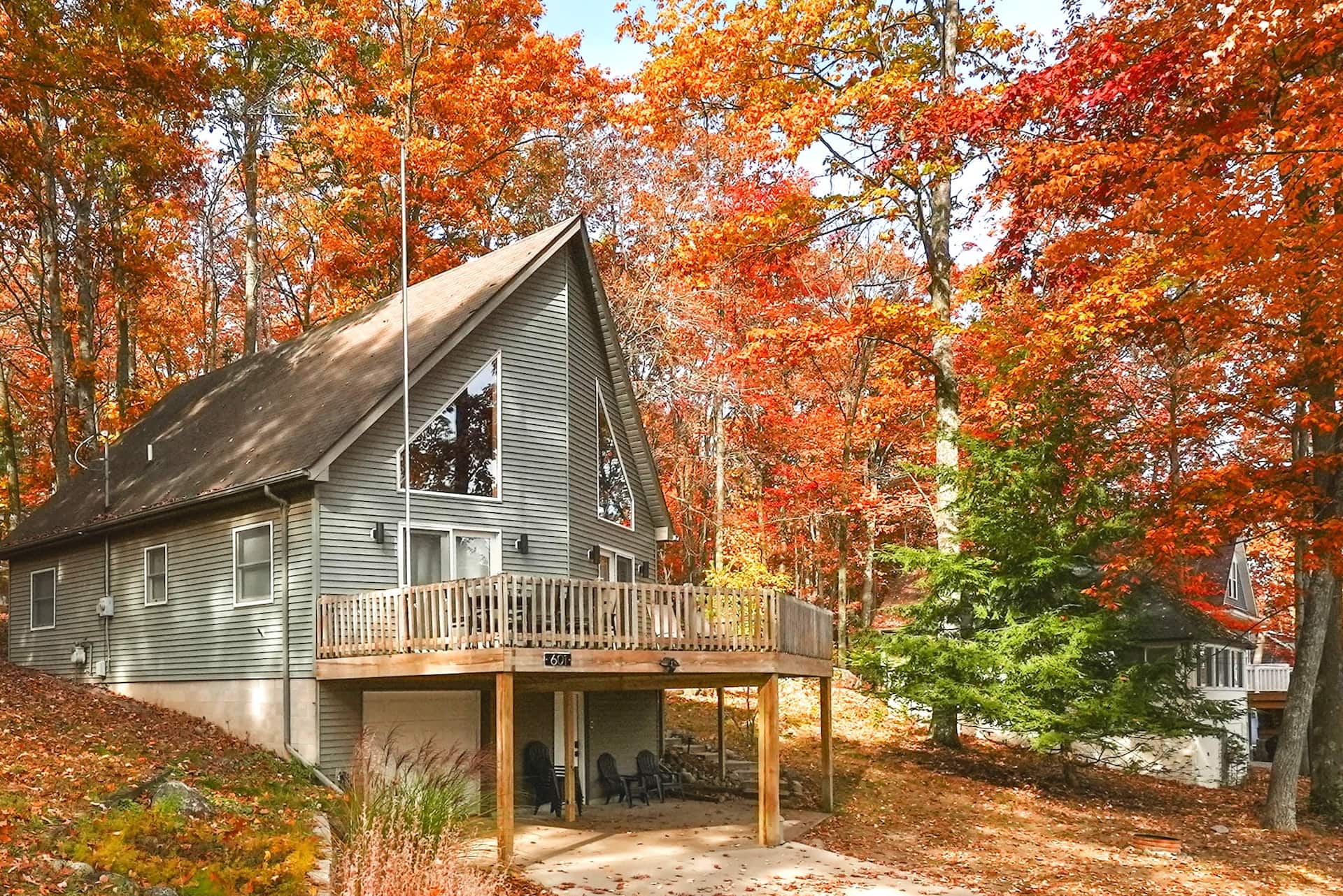 Fall Colors - Lower Midweek Rates - Higgins Lake