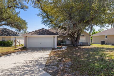 Awesome waterfront home close to Tyndall AFB