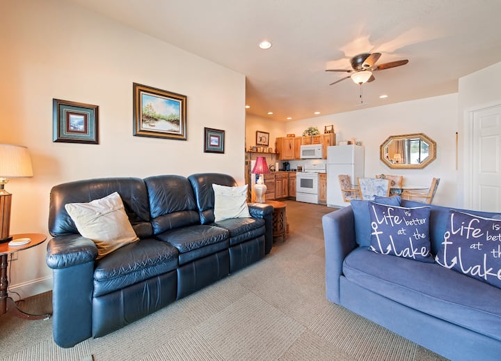 Lakeside Joy-magical Views, Peaceful Escape - Waynesville, NC