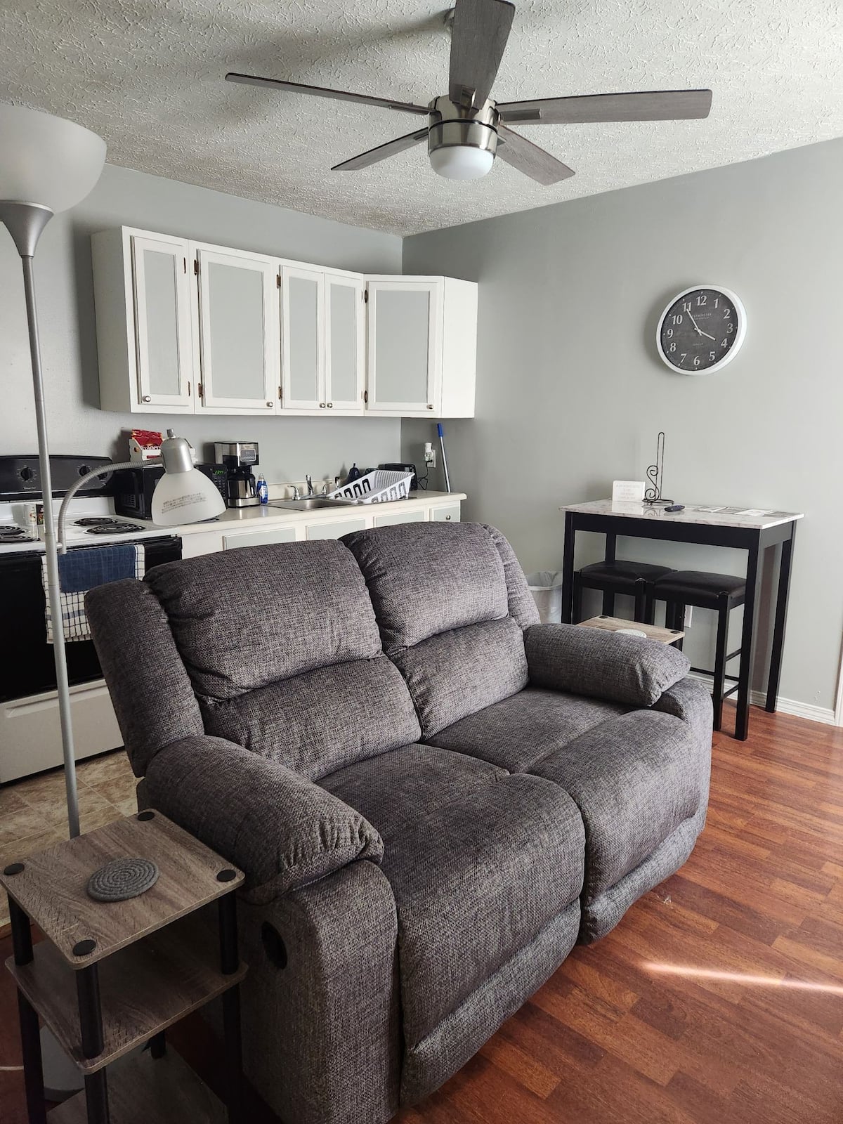 Thrify Couple's Oasis