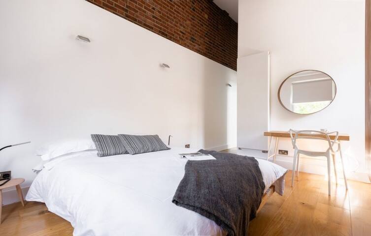 Wonderful home in Notting Hill gallery image 3