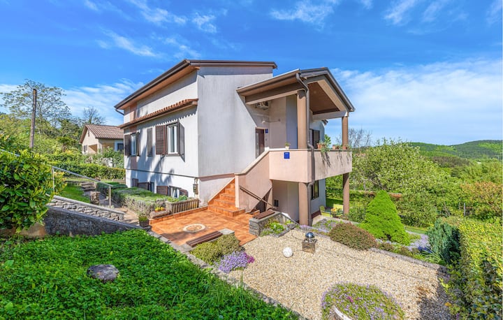 2 Bedroom Awesome Apartment In Pazin - Istrie