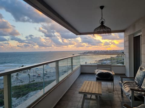 New apartment with stunning sea view