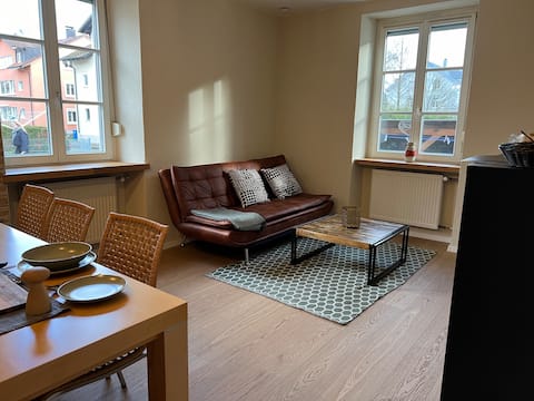 Vacation cottage with inviting terrace for 10