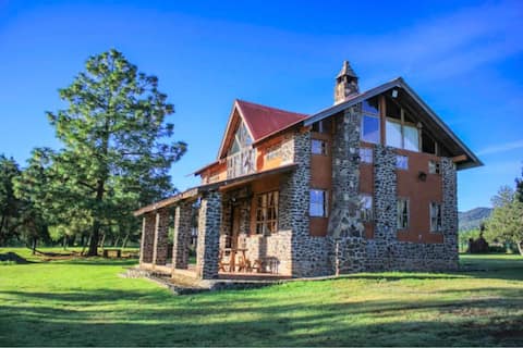 Santa Ana Cabin