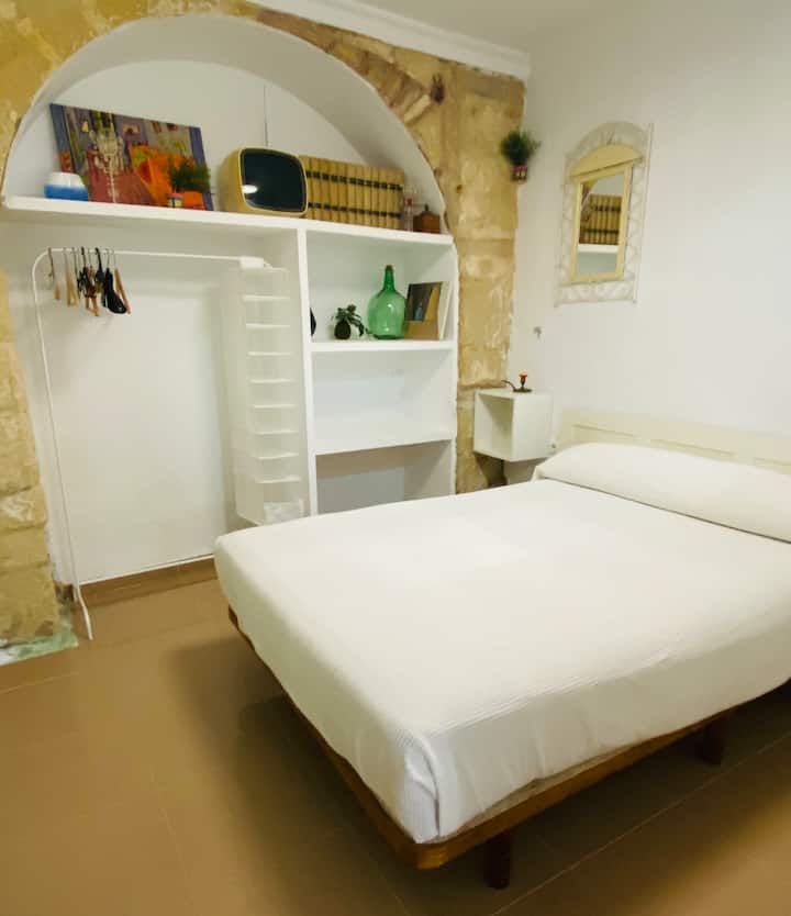 ძველი სახლის სარდაფი.